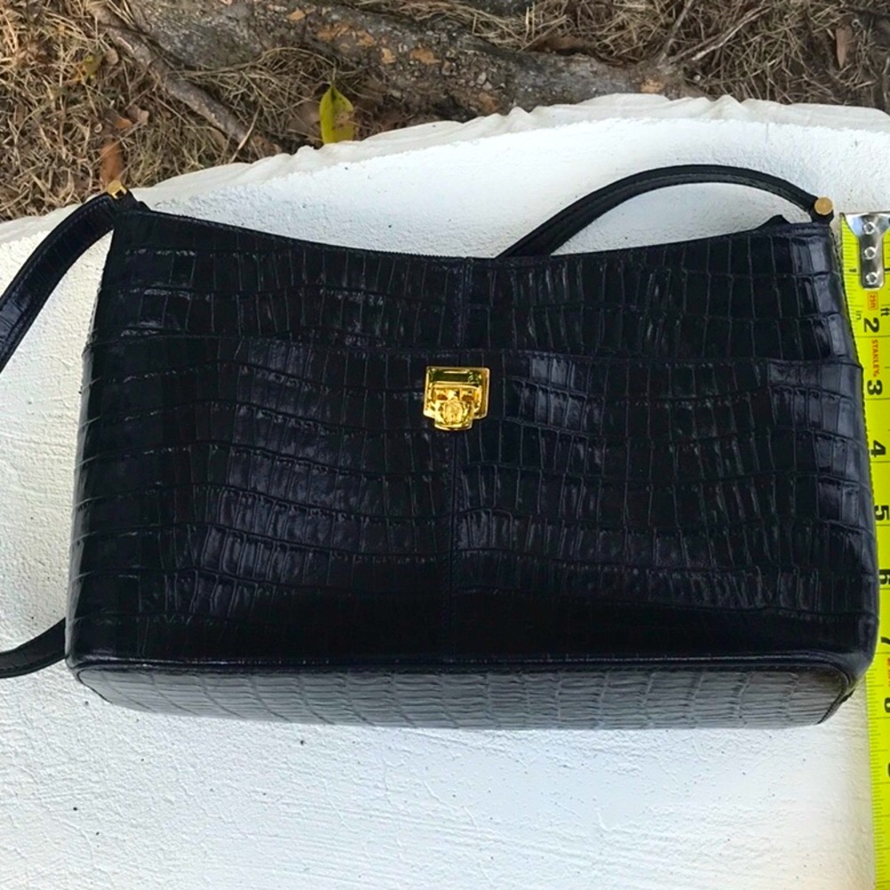 Vintage Etienne Aigner Black Leather Shoulder Bag with Textured Finish - Picture 14 of 16